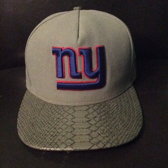 New Era New York Giants Adjustable Hat - Picture 1 of 4